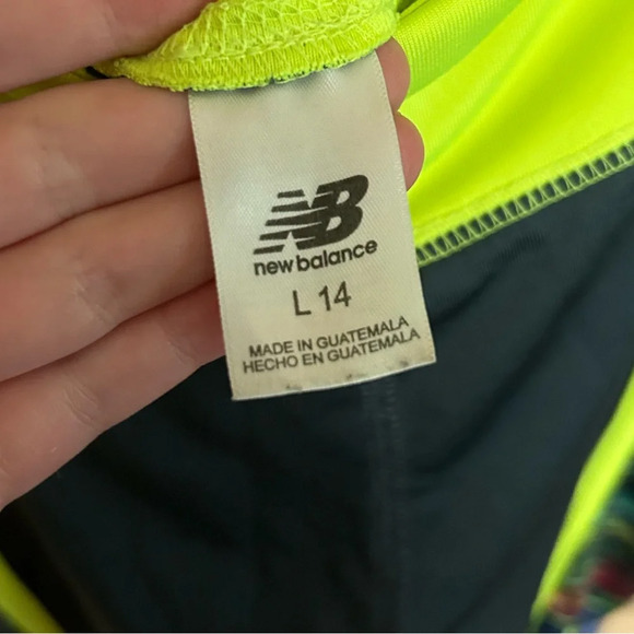 New Balance 3 Piece Athletic Gym Patterned Workout Girls Size 14 Large - Picture 7 of 7